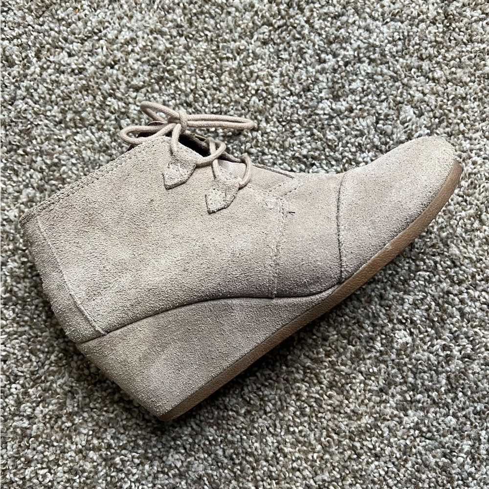 TOMS Suede Lace Up Wedge Booties - Size 8 - Picture 2 of 10